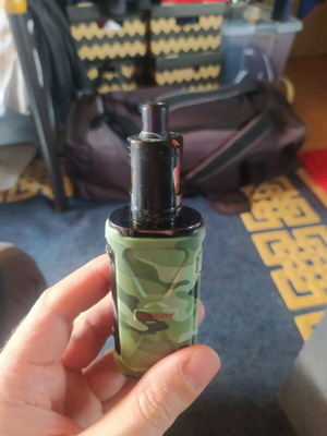 Vape set like new with two flavors caramel and bubblegum