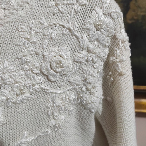 Paramour Exclusive knitted vintage blouse like new, beige with embroidery