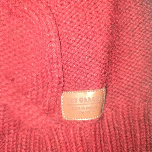 Men's red sweater like new, size L