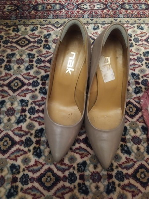 Nak gray pumps size 36 like new, 7cm heel