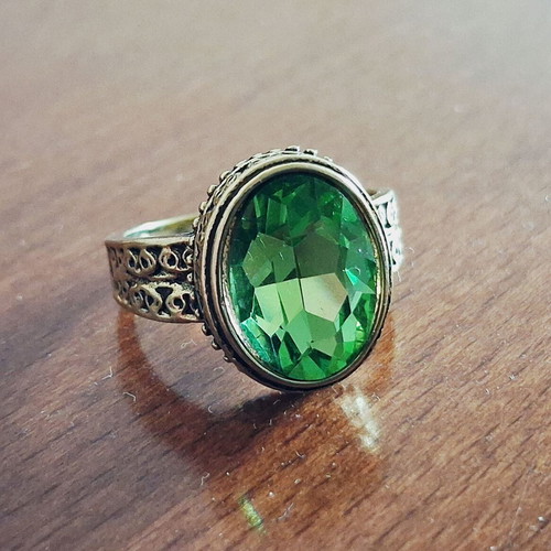 Ring with peridot olivine new, silver plated metal, vintage style