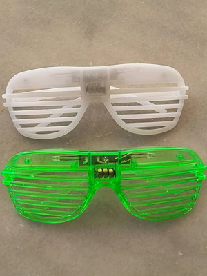 Carnival glasses with disco rhythmic lights, pack of 2 like new