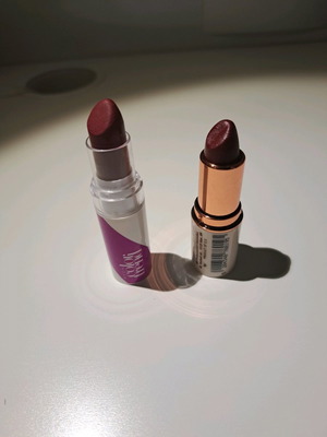 MD Professionnel and AVON lipsticks new, pack
