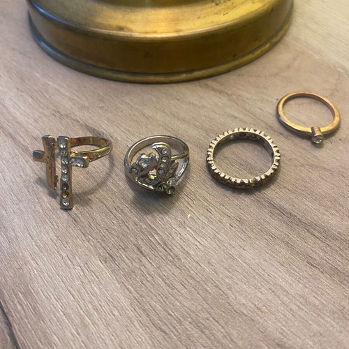 Jewelry used, pack of 11, silver and gold colors
