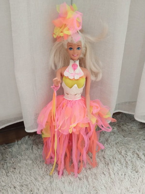 Barbie 90s κούκλα σαν καινούργιο με αυθεντική στολή
