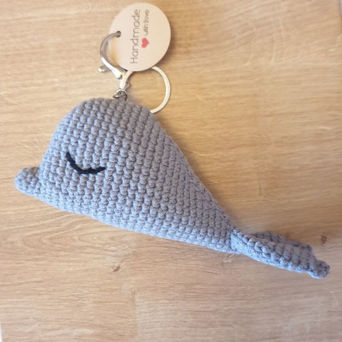 Sleepy Whale Knitted Charm Keychain new, gray