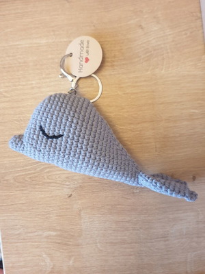 Sleepy Whale Knitted Charm Keychain new, gray