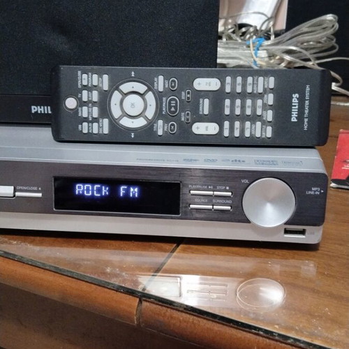 Philips HTS 3154 5.1 Home Theater System, 300 W RMS