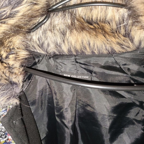 Coat like new, black and grey, size M