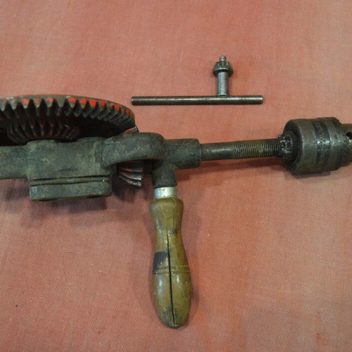 Hand drill tool USA easy to use period 1940-1950 (65 euros).