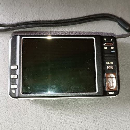 Aigo DC-T1200 12MP digital camera used