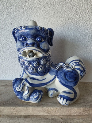 Glass Lion Decorative Item like new 25×25