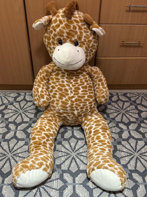 Large plush giraffe like new