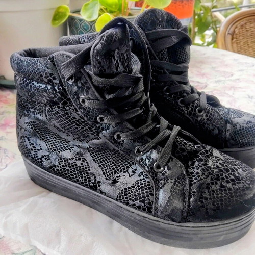 Velvet boots with lace design size 40 like new