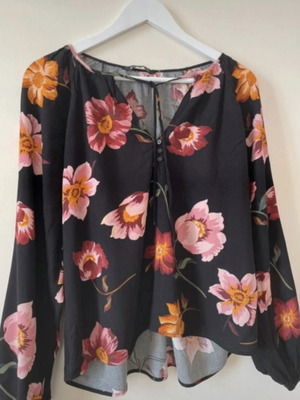 Stradivarius floral blouse, black multicolor, size L