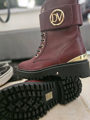 Γυναικεία μποτάκια μπορντό καινούργια με χρυσές λεπτομέρειες, νούμερο 36