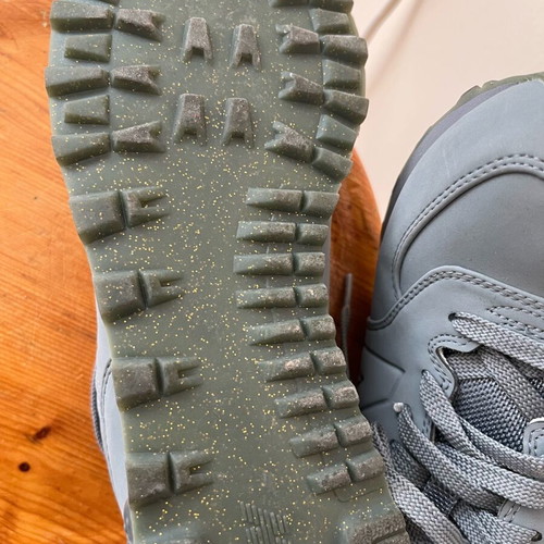 New Balance women's sneakers like new, size 39, gray