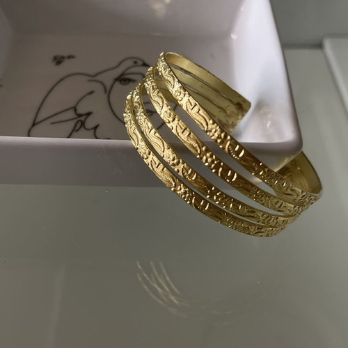 Handmade bracelet new, gold color