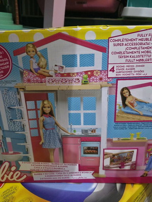 Barbie dollhouse new, closed box