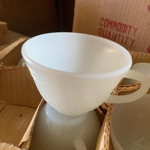 Set of 6 cups with saucers new