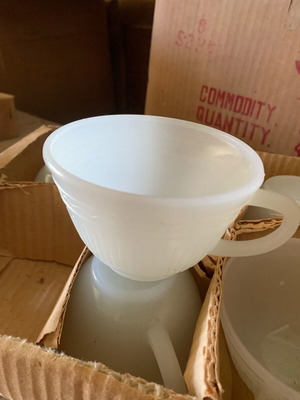 Set of 6 cups with saucers new