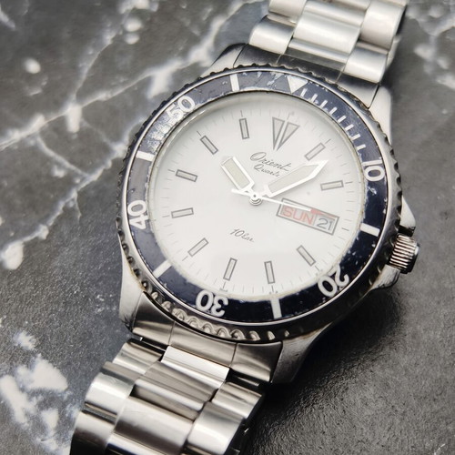 Orient Quartz 10 Bar Day-Date Diver watch used, vintage 1985–1992