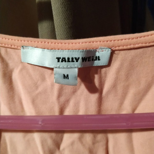 Tally Weijl T-shirt size M salmon like new