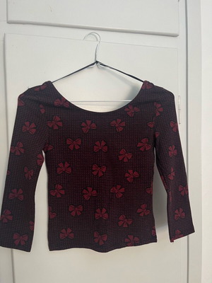 H&M crop top burgundy with patterns like new, Small