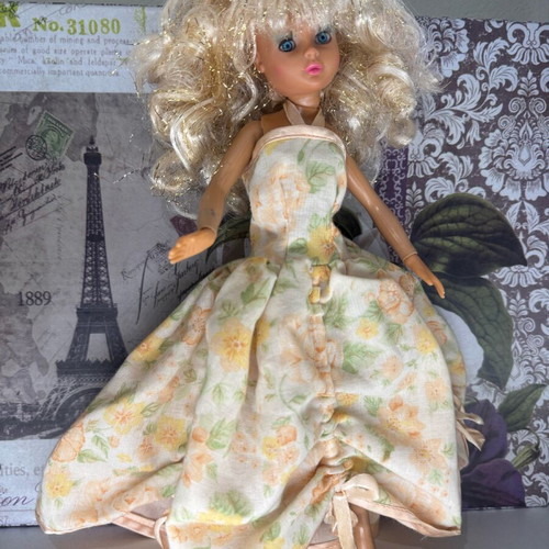 Bibibo B Period Goldilocks doll used with classic wear and dress