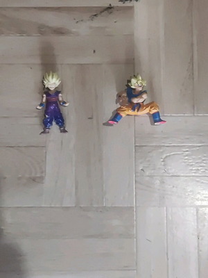 Dragon Ball figures used, set of 2, without base