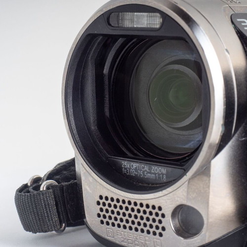 Panasonic HDC-SD60 Full HD camcorder with extended Patona battery