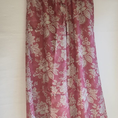 Floral Pants new, burgundy and beige with two pockets