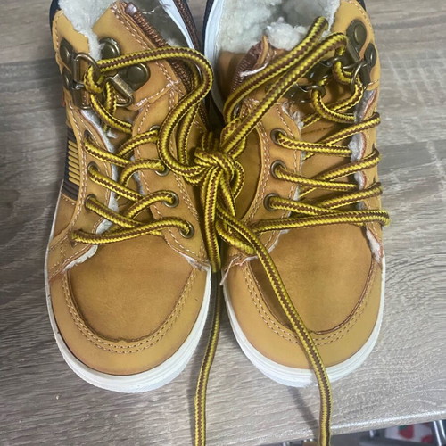 Saxo blues kids boots size 25 like new brown