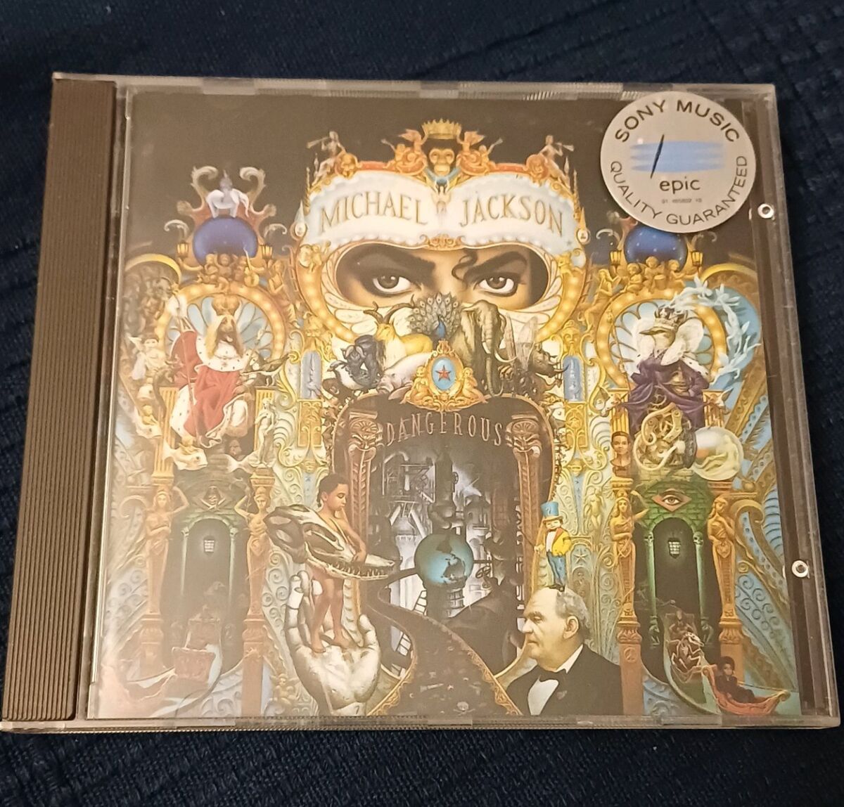 MICHAEL JACKSON- DANGEROUS CD ALBUM -… - € 10,00 - Vendora.cy MICHAEL JACKSON- DANGEROUS CD ALBUM -… - € 10,00 - Vendora.cy