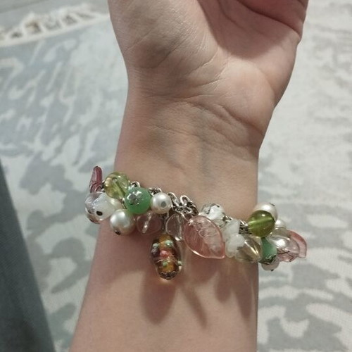 Vintage-Style Cluster Bracelet with Pastel Beads and Pink Leaves like new