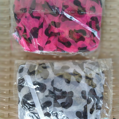 Set of two nightgowns and strings new, one size, fuchsia/black and white/black