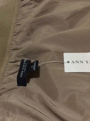 Ann Taylor women's skirt new with elastic and pockets