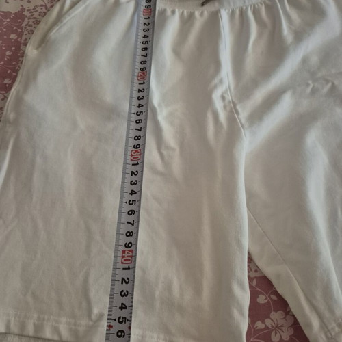 Cotton Bermuda shorts like new, ecru color, elastic waist