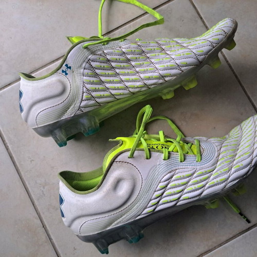 Mag Elite 3.0 FG football shoes Under Armour like new, size 43, white and green