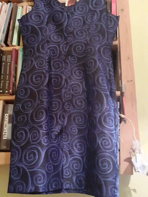 Cocktail dress vintage sleeveless, like new, black with blue pattern
