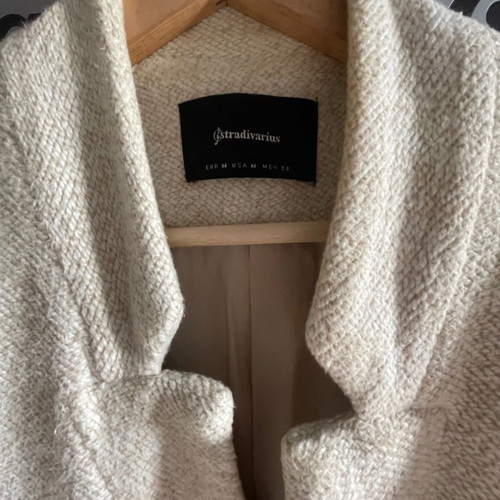 Stradivarius coat used size M, beige, slim fit, missing one button