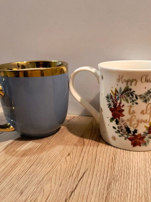 Mugs pack of 2 new, Christmas and blue