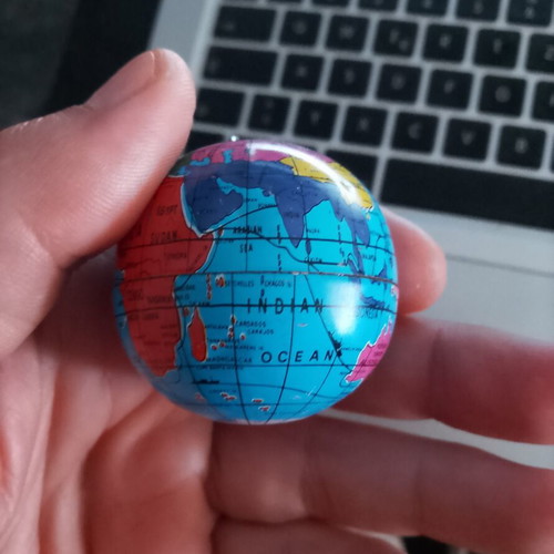 Collectible globe keychain 1980s new