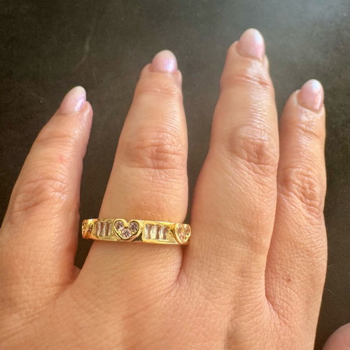 Ring with hearts new, gold-colored
