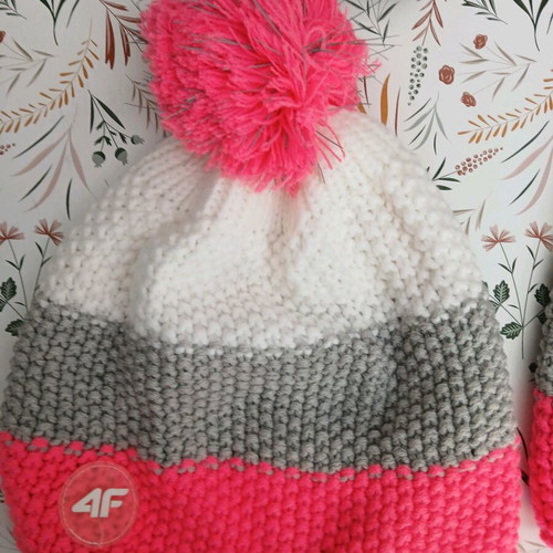 Children's hats and gloves like new
