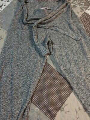 Παντελόνα ψαροκόκαλο Pull & Bear με ζώνη, σαν καινούργιο, γκρι