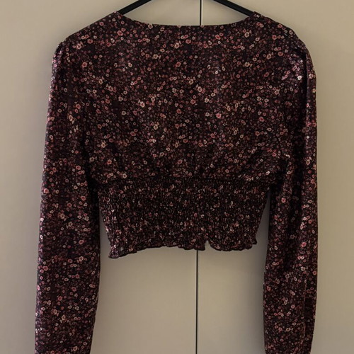 Shein crop blouse with elastic waist and cuffs