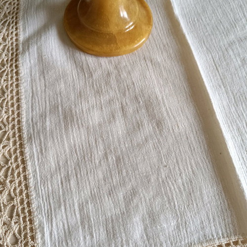 Handmade table runner 35x31cm with organza and lace, 1980s, like new