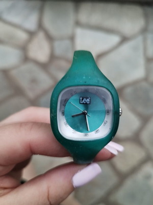 Lee watch used, battery needed