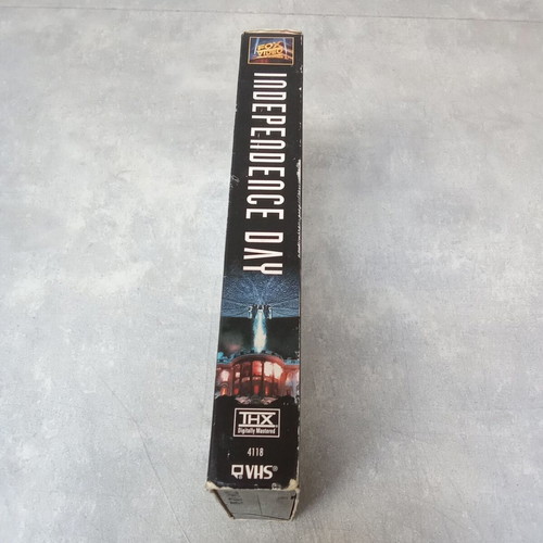 Independence Day VHS tape used, action adventure movie 1990